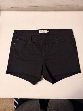 Torrid Black Denim Mid-Rise Cutoff Frayed Hem Jean Shorts Size 14
